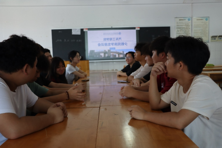 加强民族团结，共筑美好未来———少数民族学生座谈会